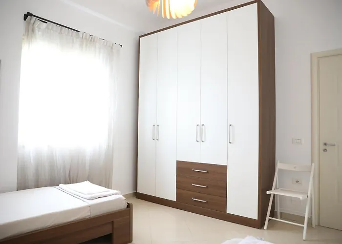 Apartment Square View *