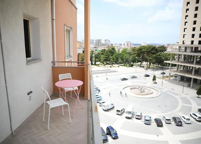 Apartment Square View *