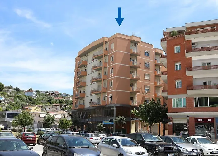 Square View Apartment