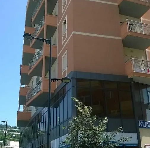 Square View Apartment